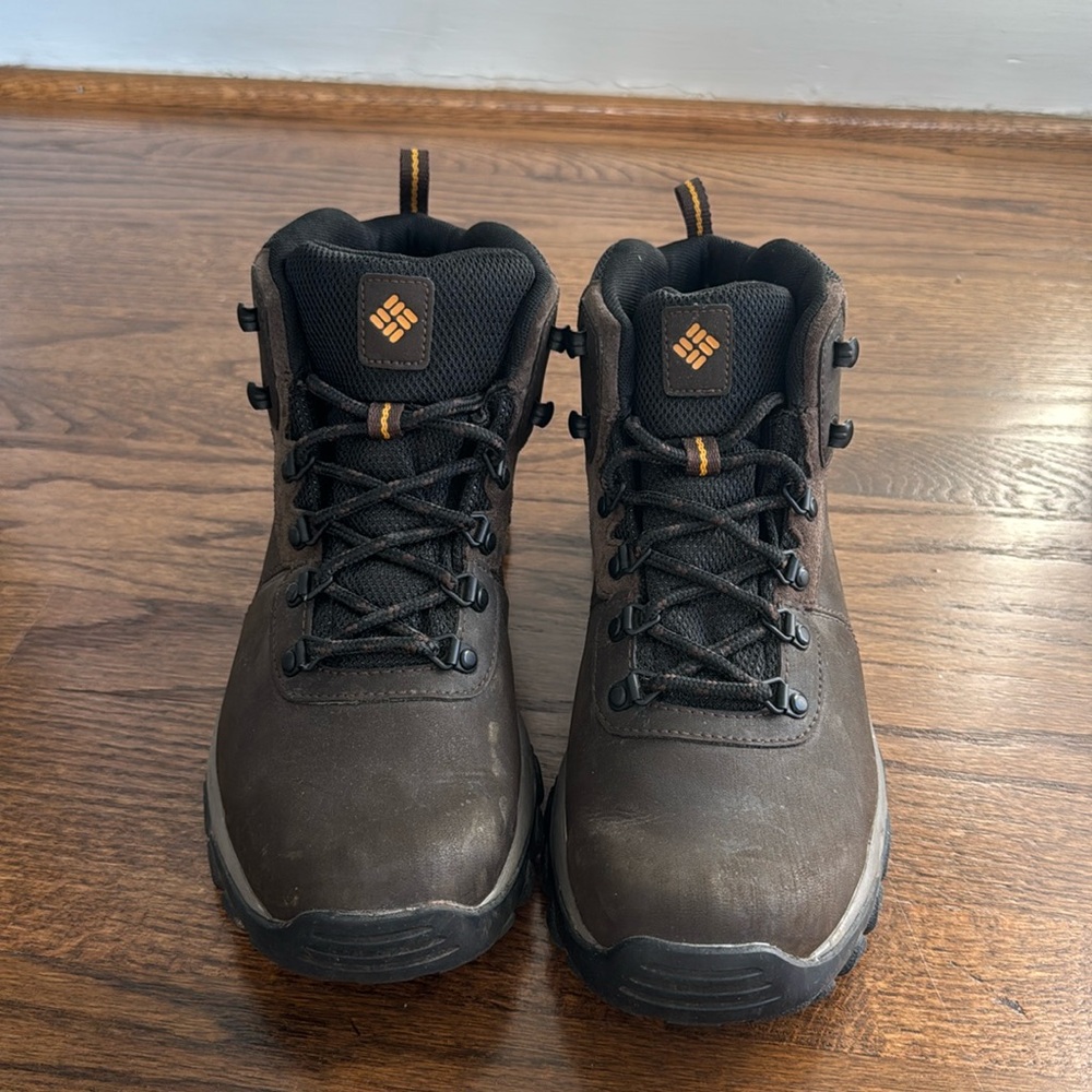 Columbia Men’s Newton Ridge Waterproof Hiking Boot Size 10.5